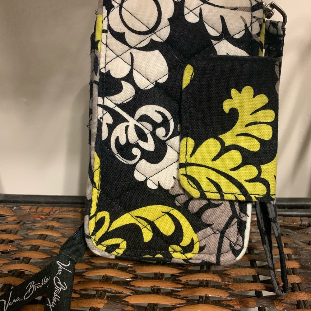 ✨Vera Bradley wallet✨